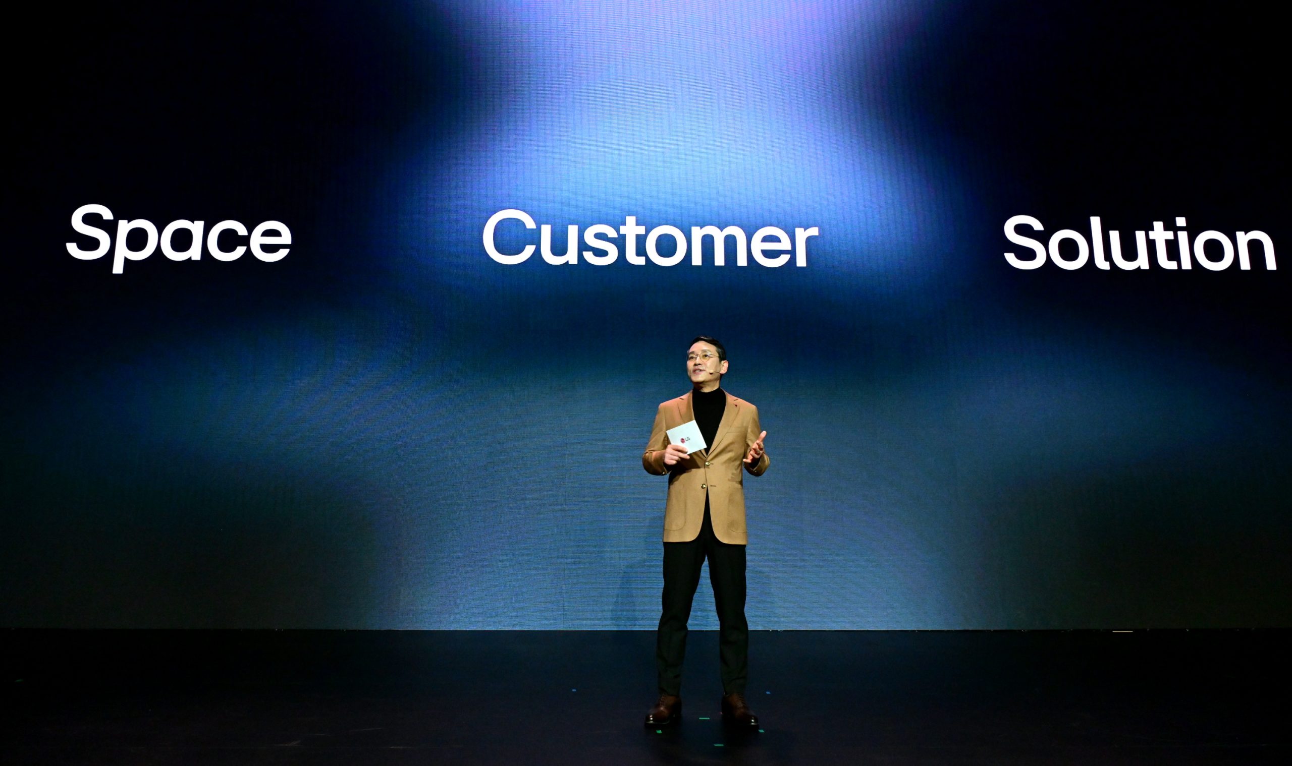 LG Unveils Vision for AI with “Affectionate Intelligence” at LG World Premiere