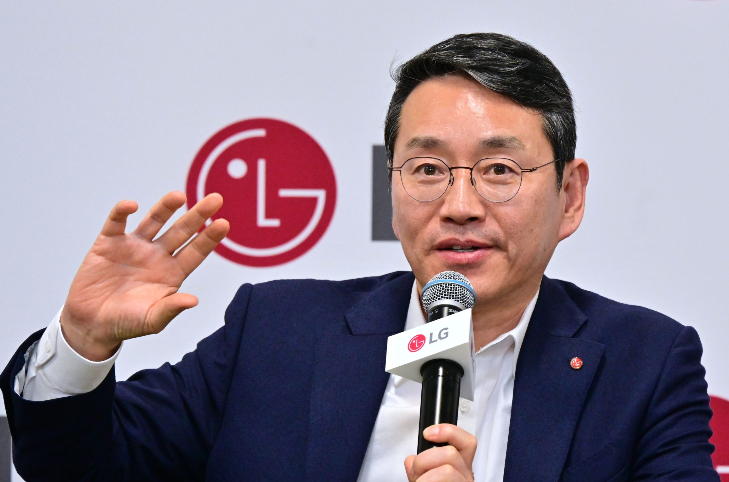 LG CEO Outlines 2025 Strategy for Qualitative Growth and Structural Competitiveness